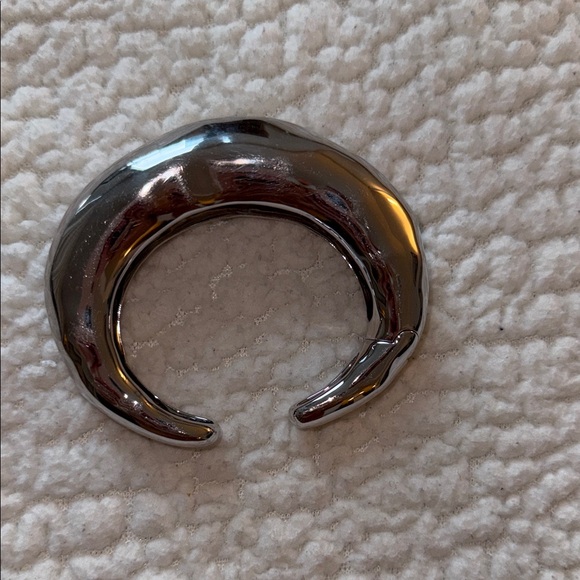 ALEXIS BITTAR
Large Molten Silver-Tone Hinged Cuff Bracelet - Picture 3 of 7